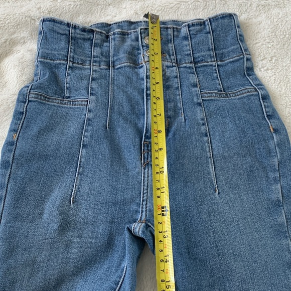 📘Free Your Soul💙Free People Super High Rise Flare Jeans -Size 25 - Picture 8 of 10